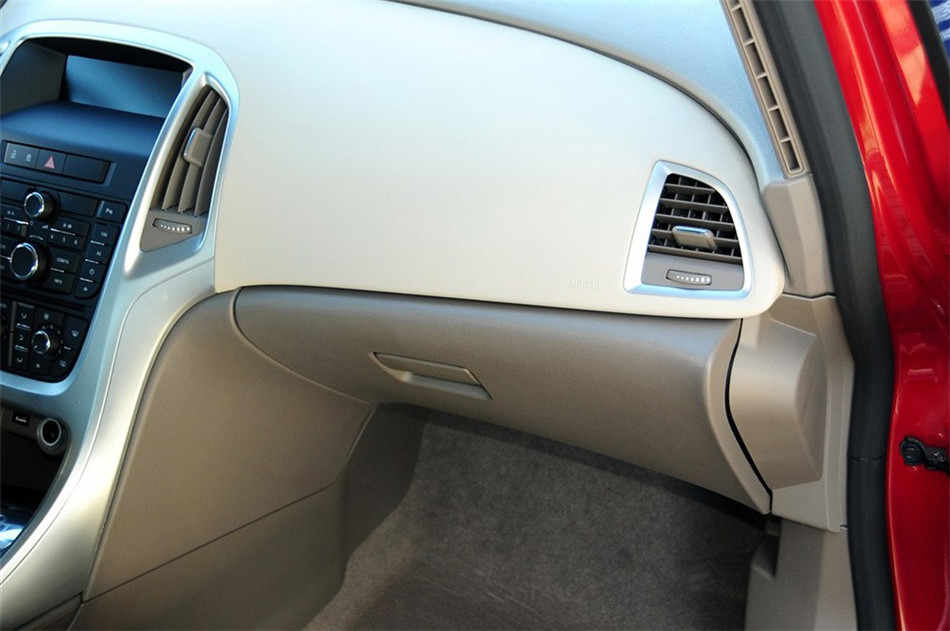 2013款 1.6L AT 时尚版 内饰