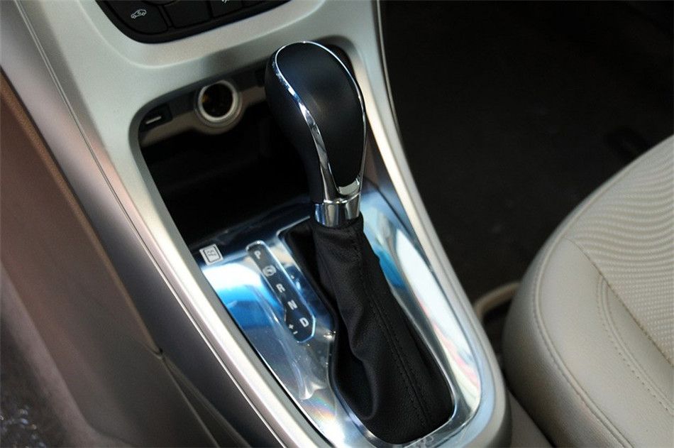 2013款 1.6L AT 时尚版 内饰