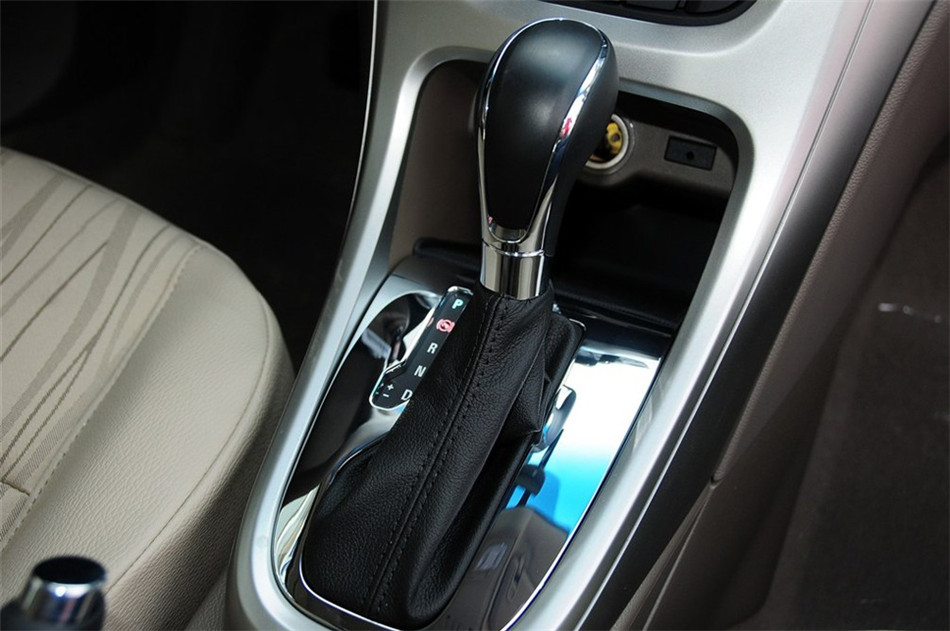 2012款 1.6L MT 舒适天窗版 内饰