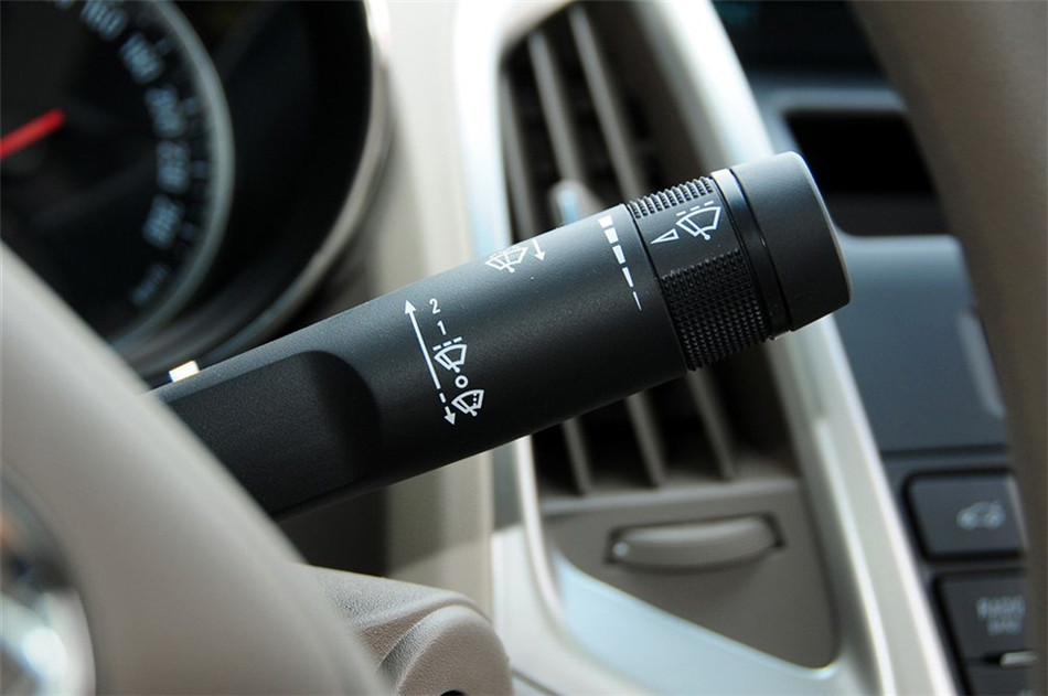 2012款 1.6L MT 舒适天窗版 内饰