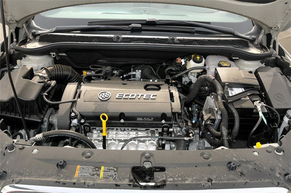 2012款 1.6L MT 舒适天窗版 引擎底盘