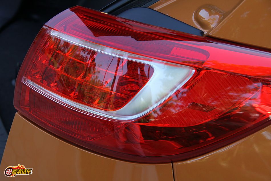 东风悦达起亚智跑外观