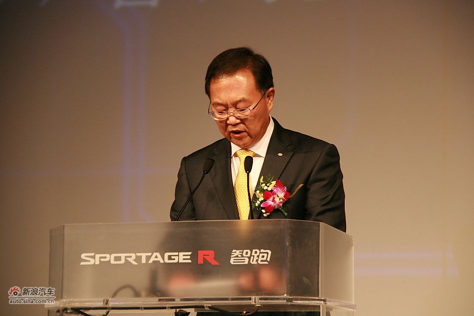 东风悦达起亚总经理朴宗沃致词