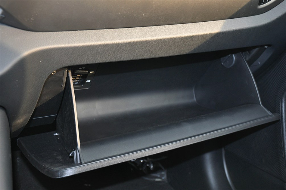 智跑 2012款 2.0L 两驱 AT NAVI 空间