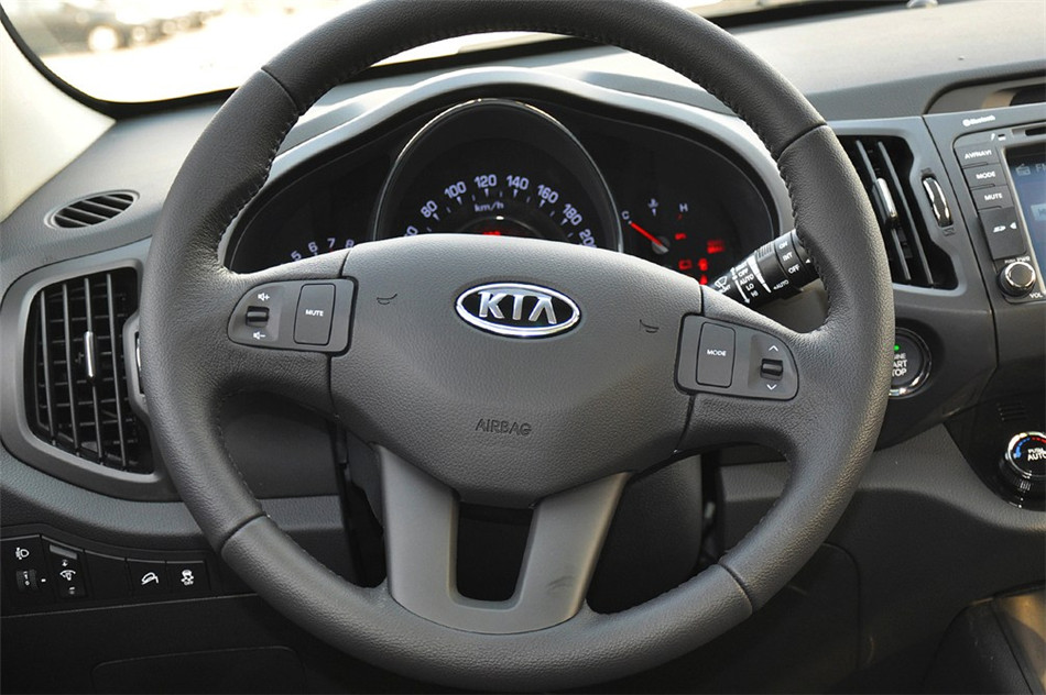 智跑 2012款 2.0L 两驱 AT NAVI 内饰