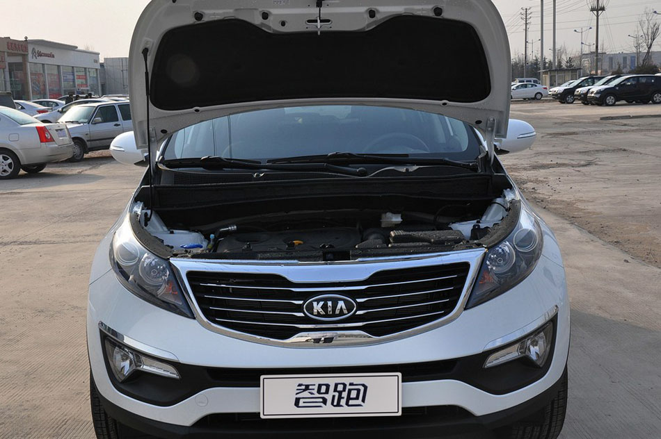 智跑 2012款 2.0L 两驱 AT NAVI 引擎底盘