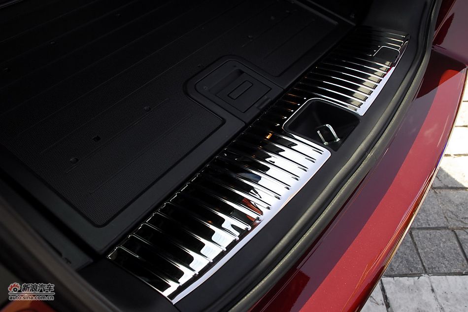 歌诗图内饰细节