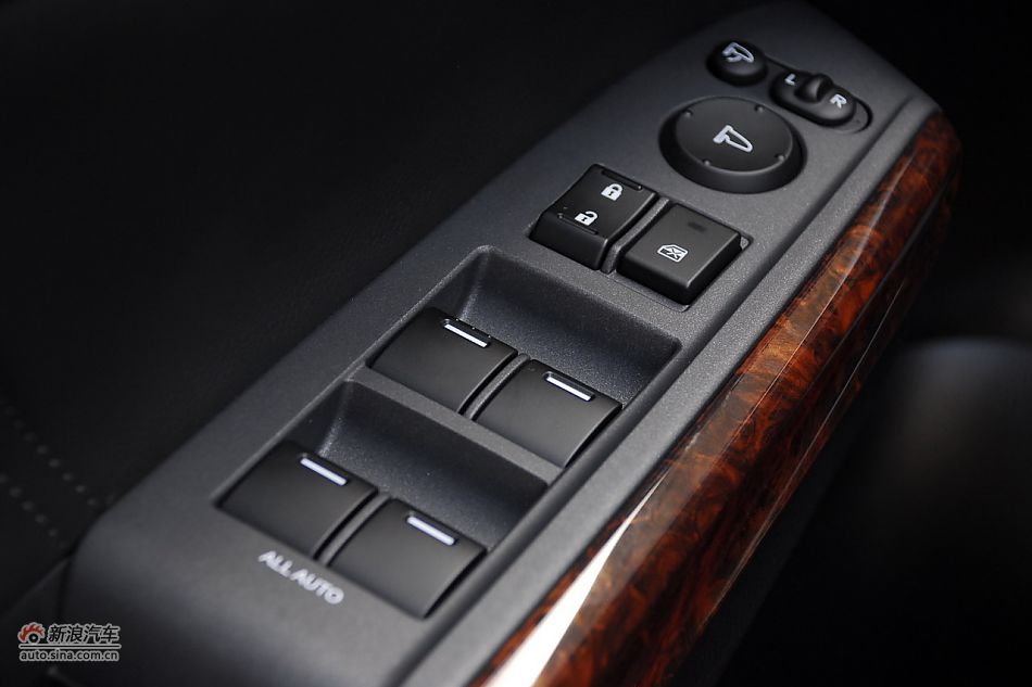 歌诗图内饰细节