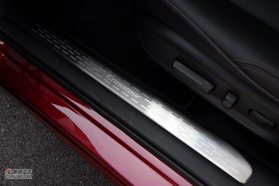 歌诗图内饰细节