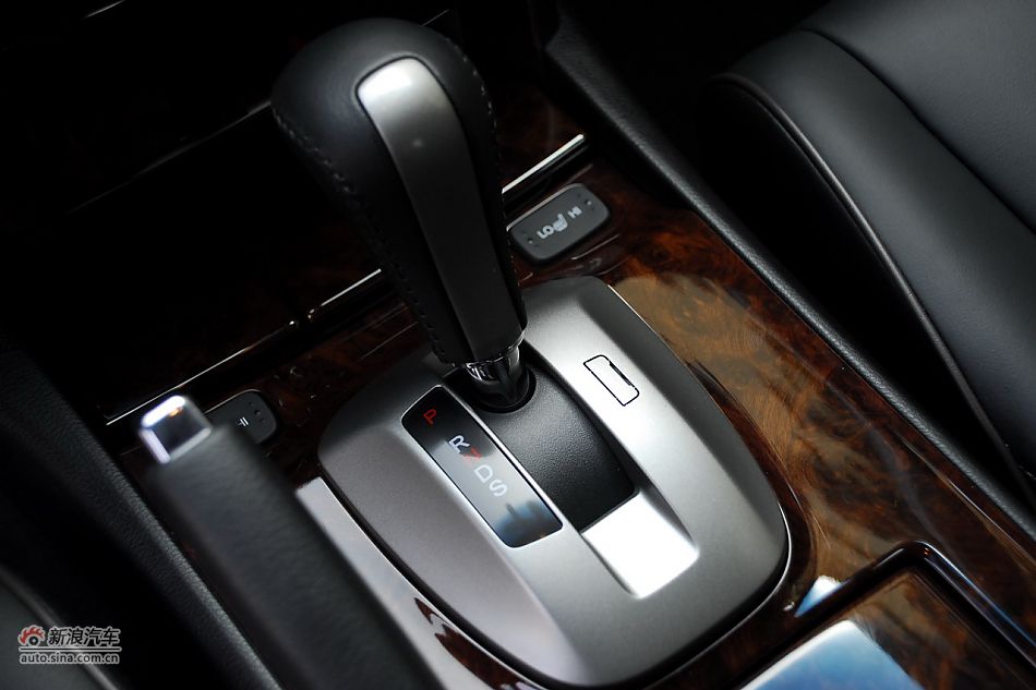 歌诗图内饰细节