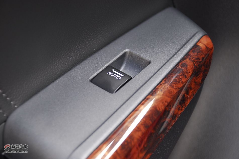 歌诗图内饰细节