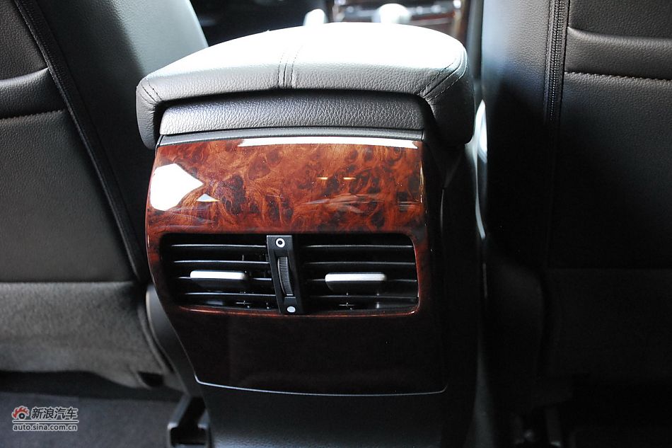 歌诗图内饰细节