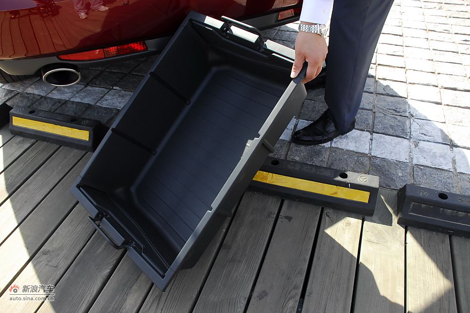 歌诗图内饰细节