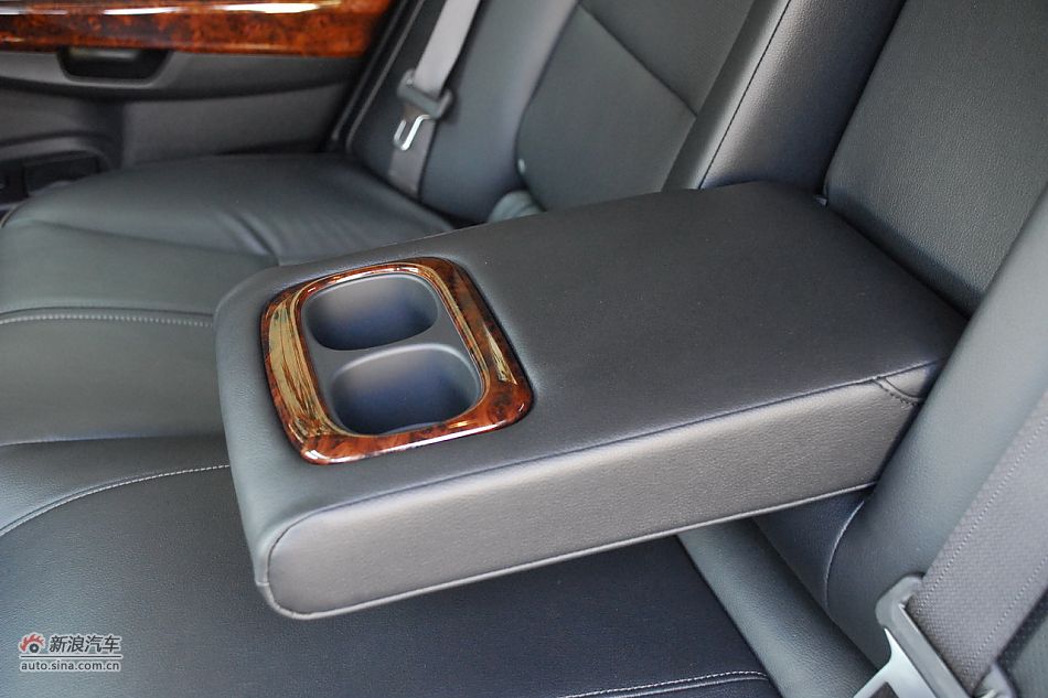 歌诗图内饰细节