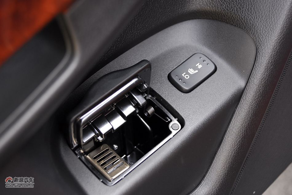 歌诗图内饰细节