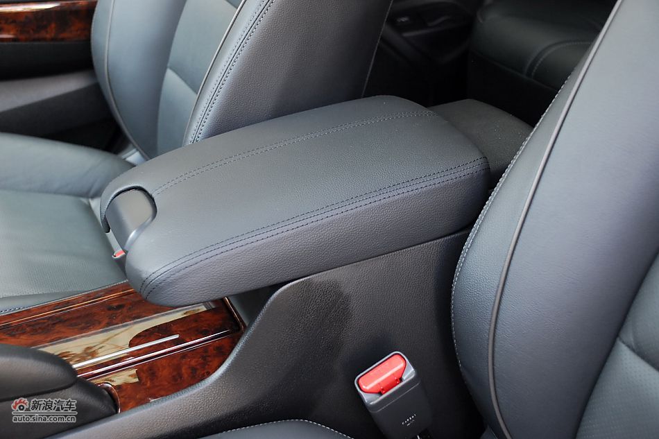 歌诗图内饰细节