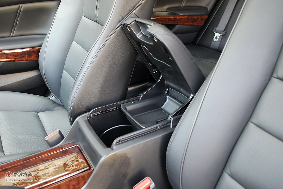 歌诗图内饰细节