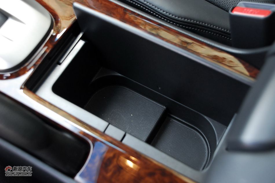 歌诗图内饰细节