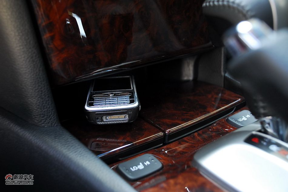 歌诗图内饰细节