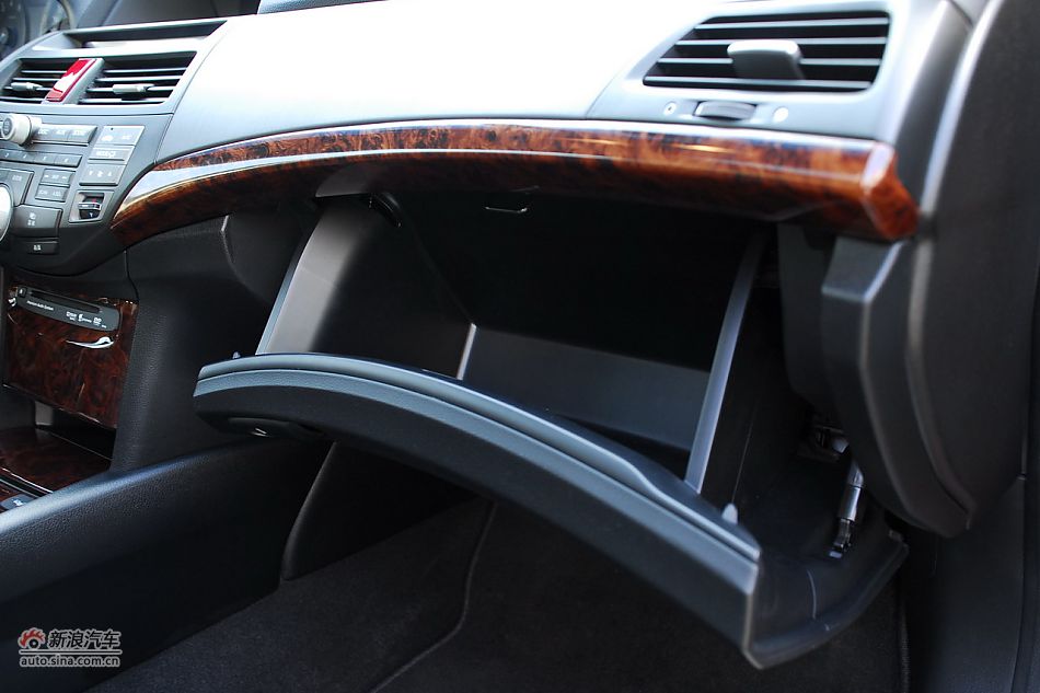 歌诗图内饰细节