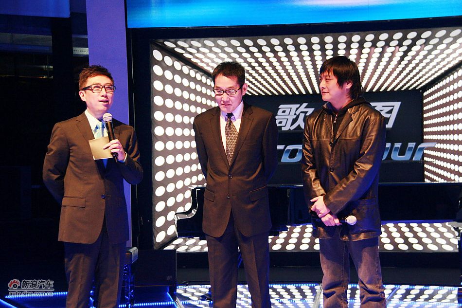 陈伟鸿现场采访嘉宾海岩与张扬