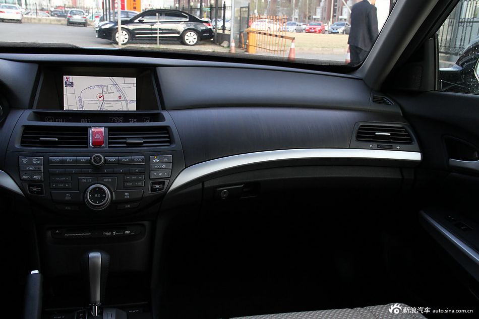 2012款歌诗图到店实拍