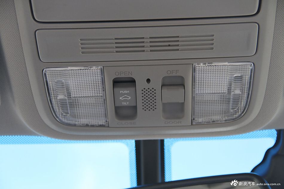 2012款歌诗图到店实拍