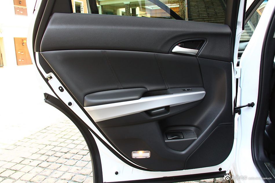 歌诗图2.4L尊享版