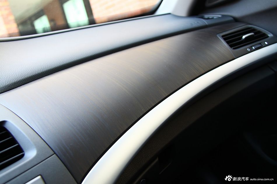 歌诗图2.4L尊享版