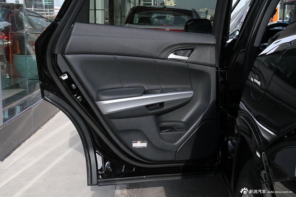 2012款歌诗图到店实拍