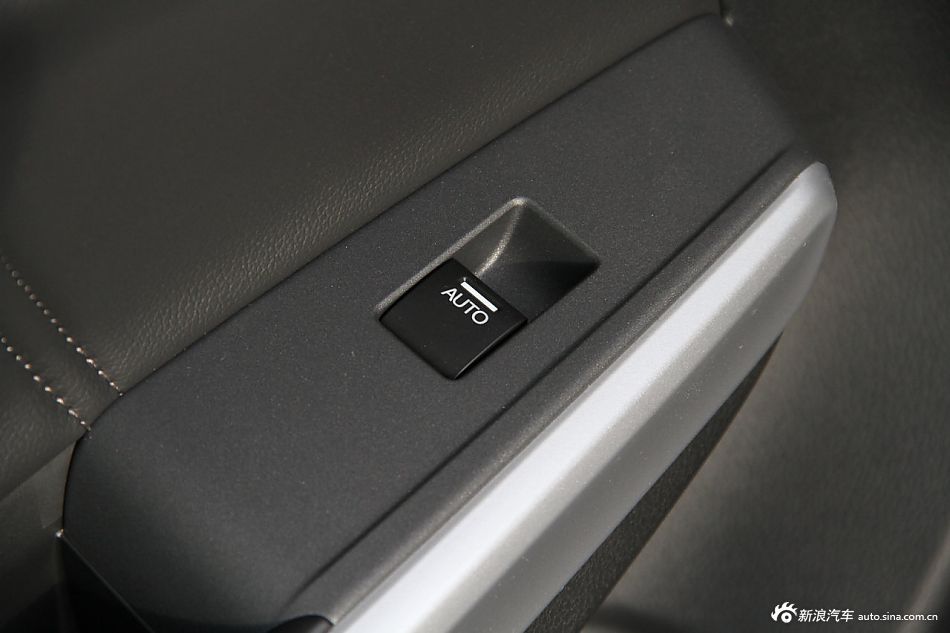 2012款歌诗图到店实拍