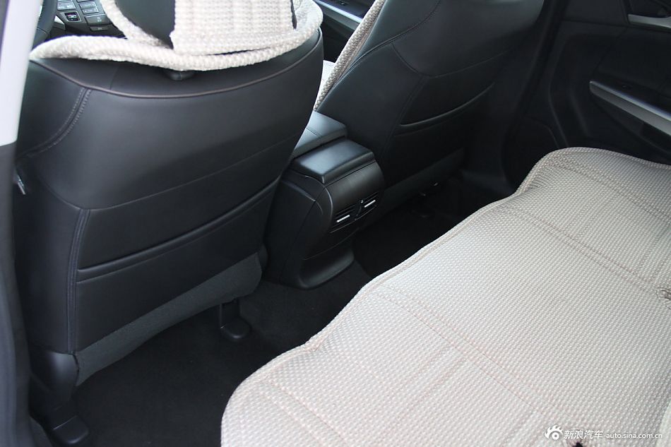 2012款歌诗图到店实拍