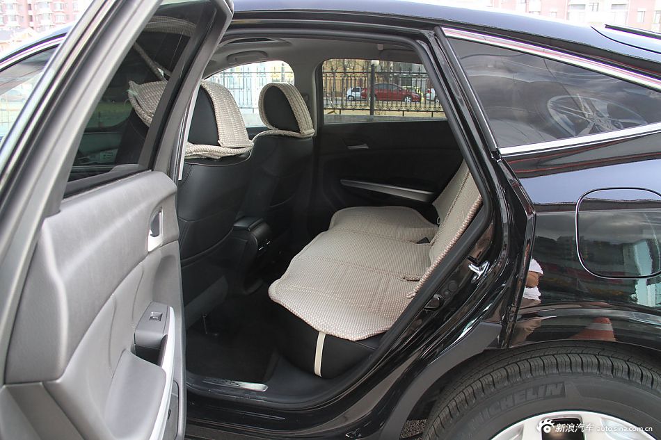 2012款歌诗图到店实拍