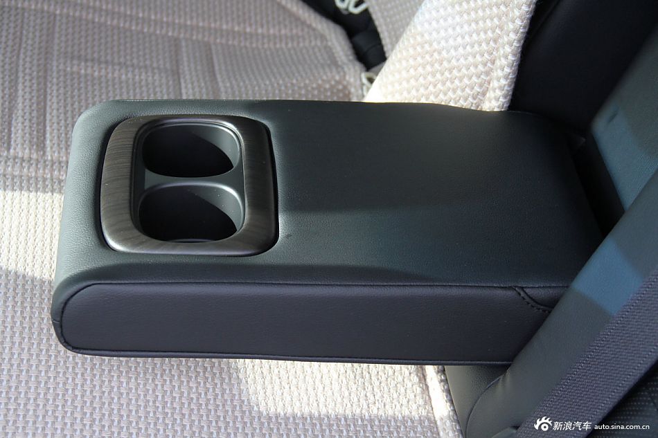 2012款歌诗图到店实拍