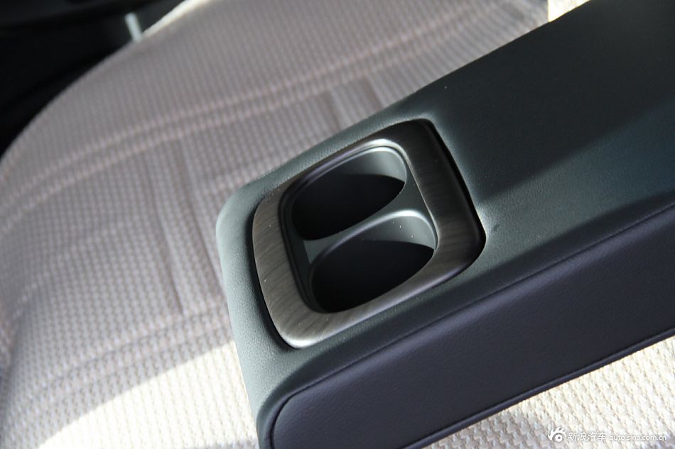 2012款歌诗图到店实拍