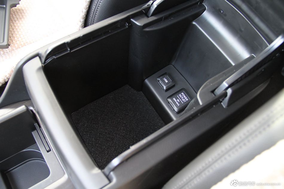 2012款歌诗图到店实拍