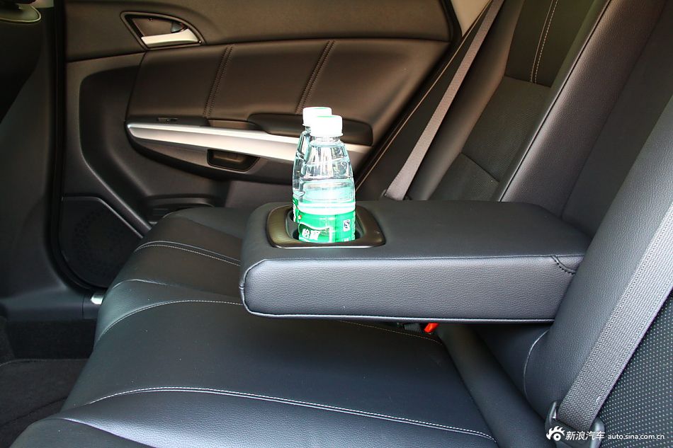 歌诗图2.4L尊享版