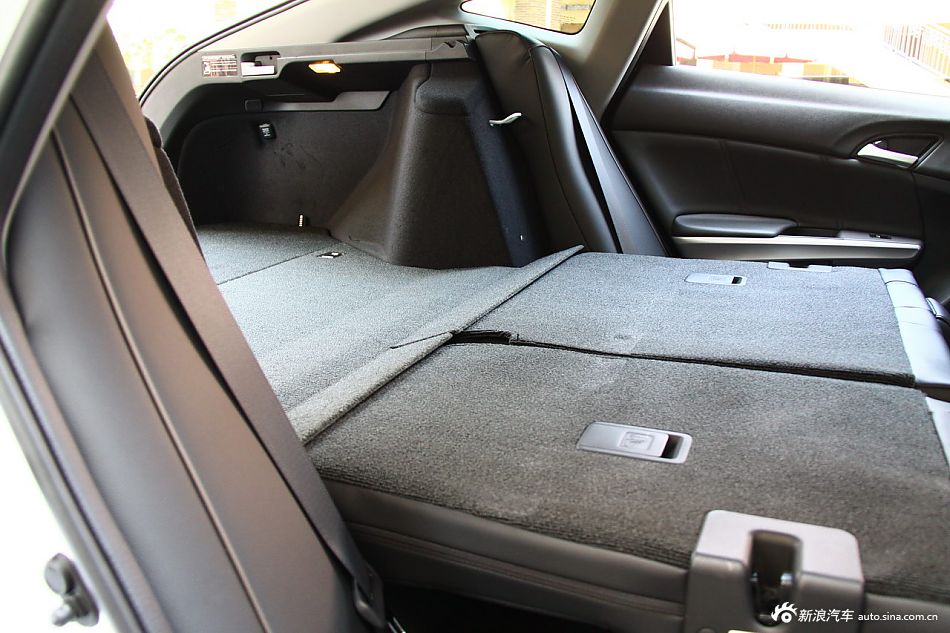 歌诗图2.4L尊享版