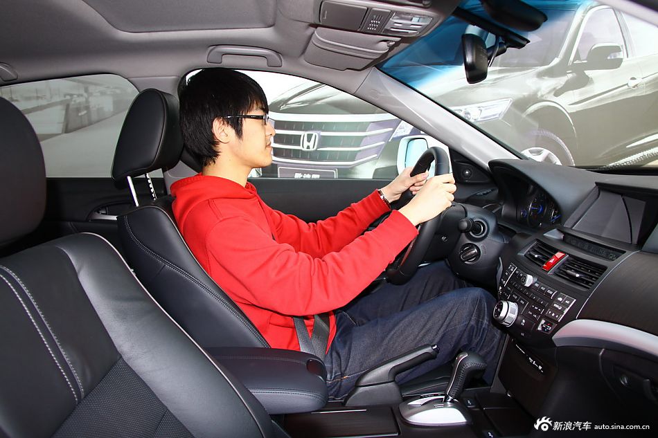 歌诗图2.4L尊享版