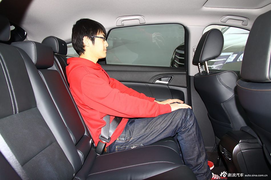 歌诗图2.4L尊享版