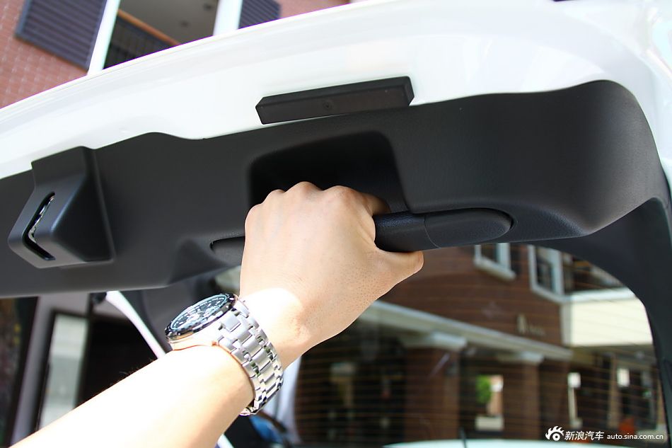 歌诗图2.4L尊享版