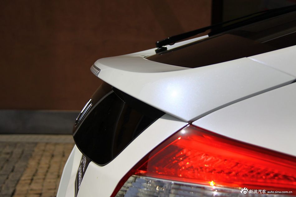 歌诗图2.4L尊享版