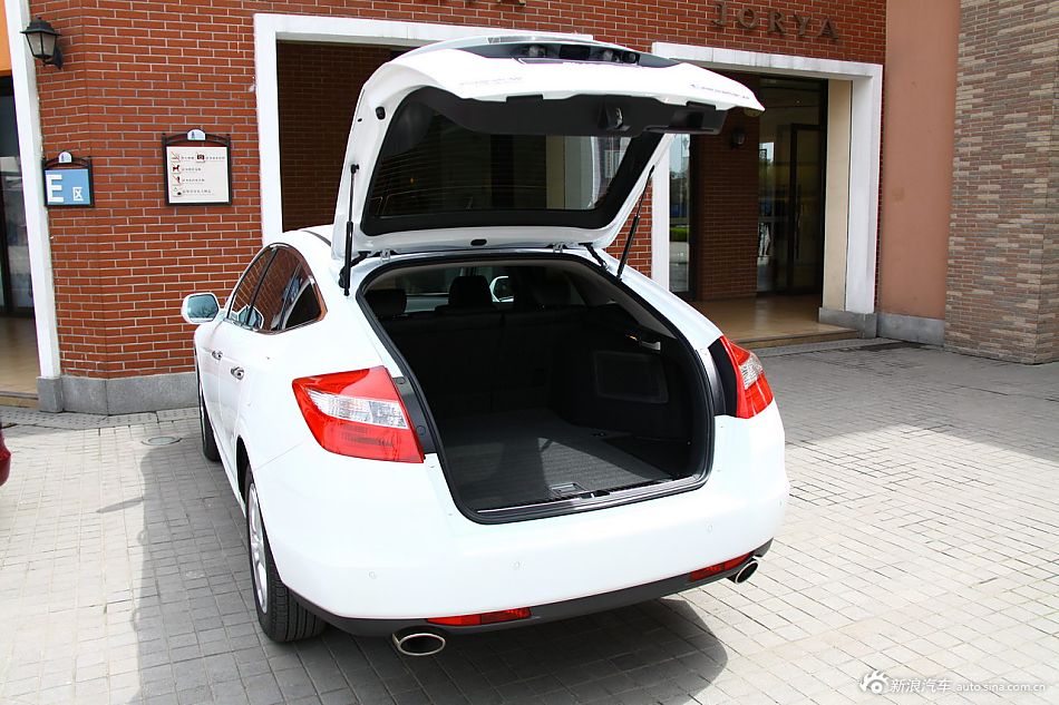 歌诗图2.4L尊享版