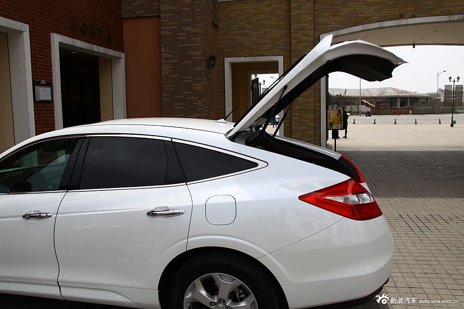 歌诗图2.4L尊享版