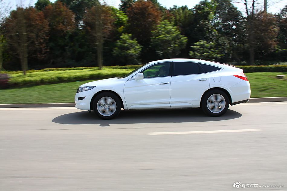 歌诗图2.4L尊享版