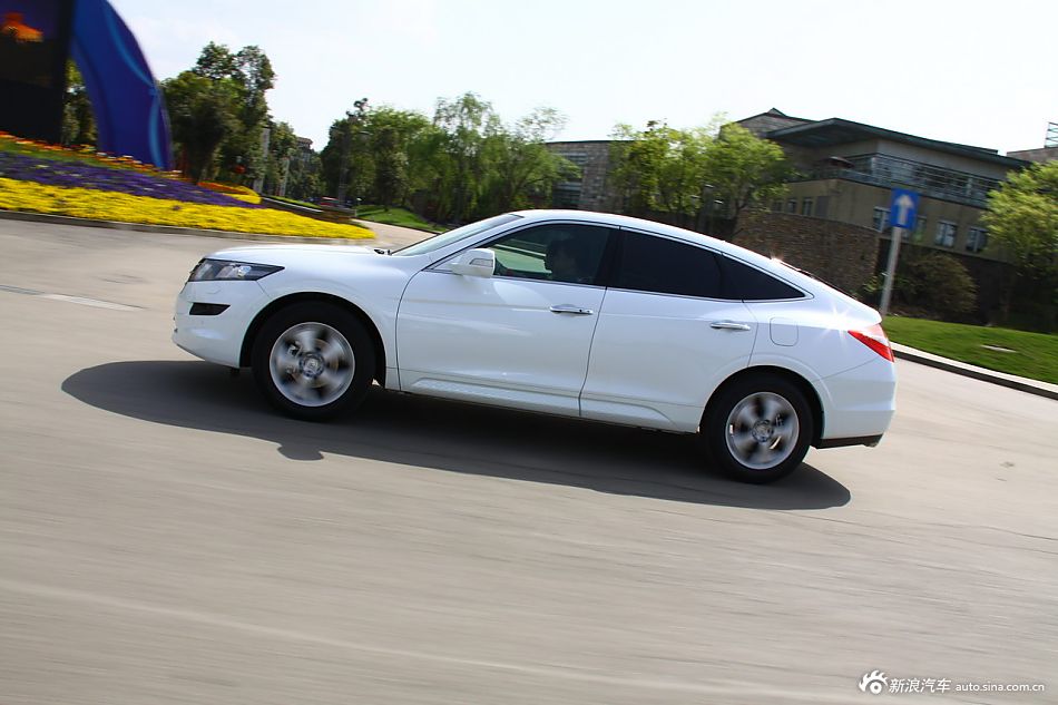 歌诗图2.4L尊享版