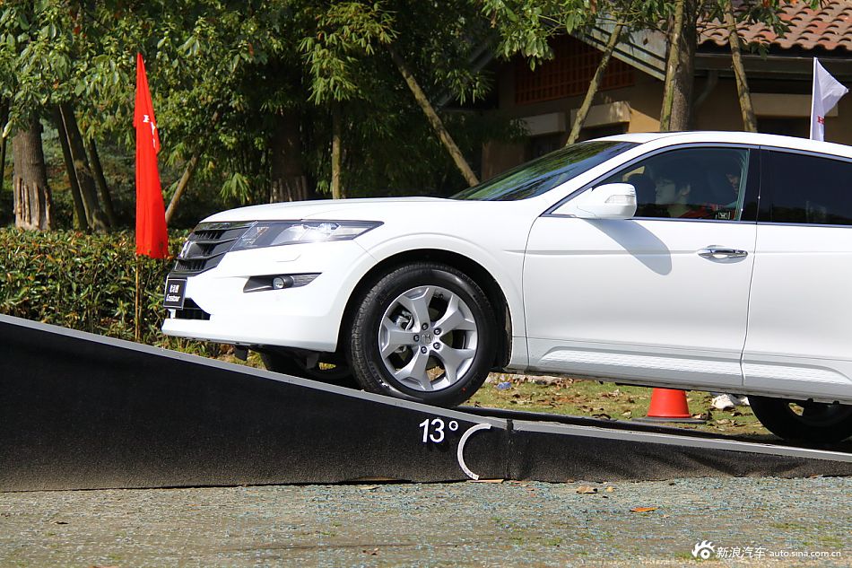 歌诗图2.4L尊享版