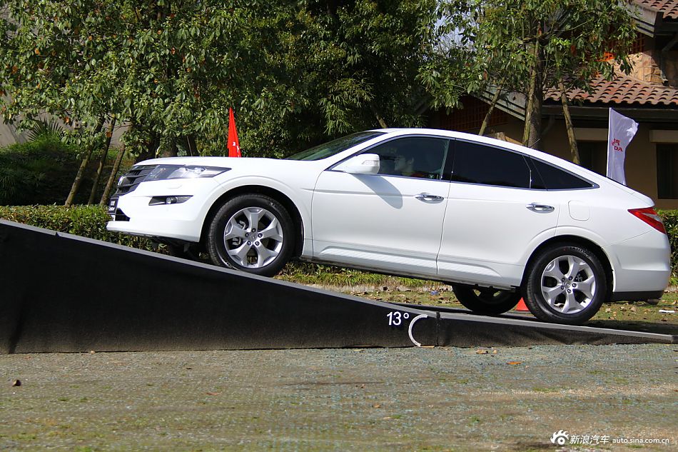 歌诗图2.4L尊享版