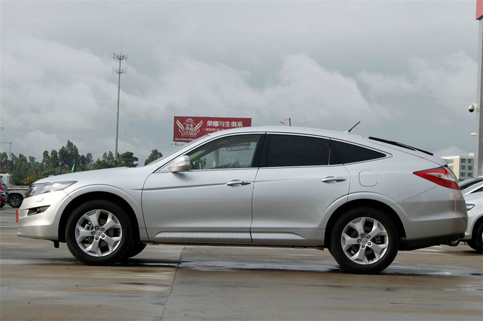 2012款歌诗图2.4L自动豪华版