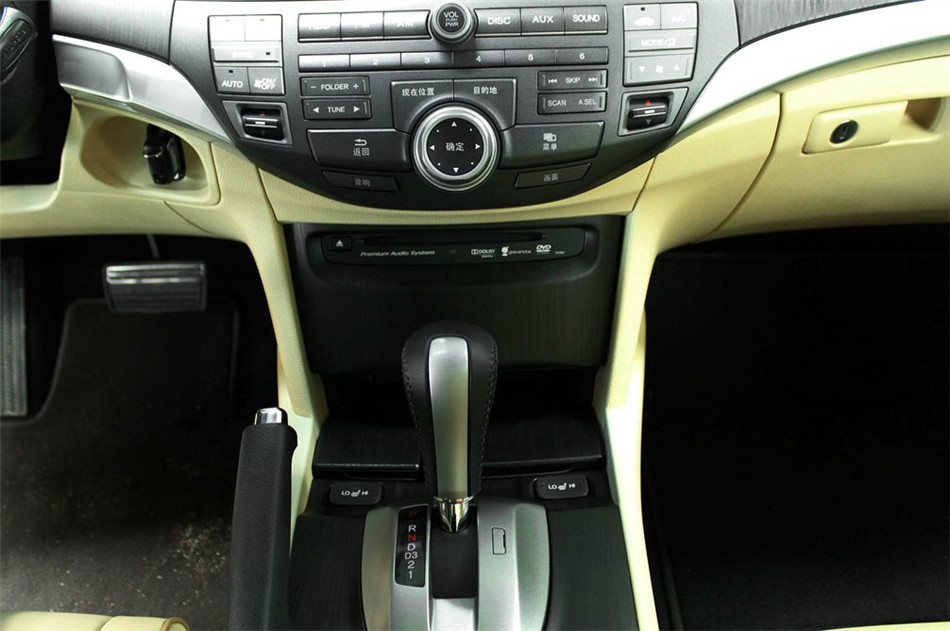 2012款歌诗图2.4L自动豪华版